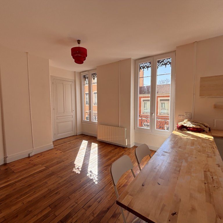 APPARTEMENT T1 A LOUER - VILLEURBANNE - 48.79 m2 - 825 € charges comprises par mois - Photo 1