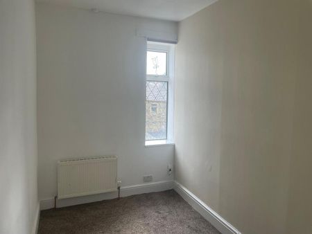 2 bedroom end of terrace house to rent - Photo 5