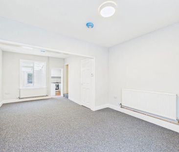 2 bedroom semi-detached house to rent - Photo 2