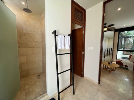 TEMOZÓN: VANGUARDISTA TOWNHOUSE AMUEBLADO CON JACUZZI - Foto 2