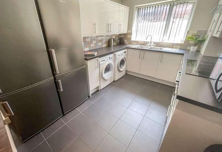 Channell Road, L6 - Photo 4