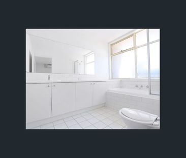 Immaculately Presented Double Storey Townhouse - Photo 6