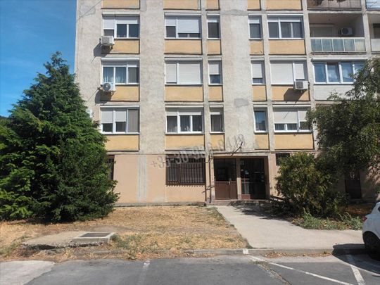 Kiadó átlagos állapotú lakás - Tatabánya - Fotó 1