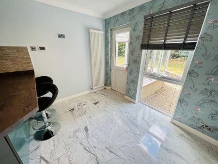 3 bedroom detached house to rent - Photo 5