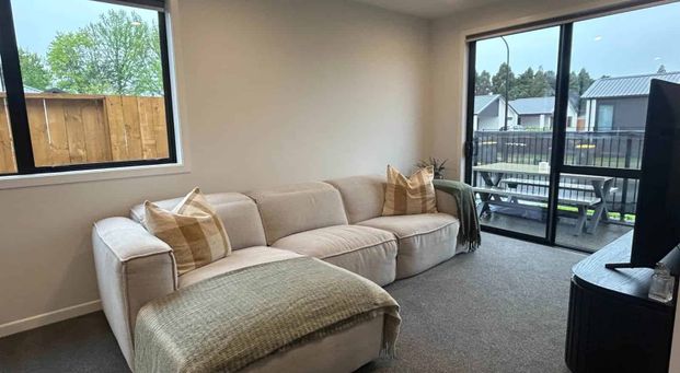 Live the Katikati dream - Photo 1