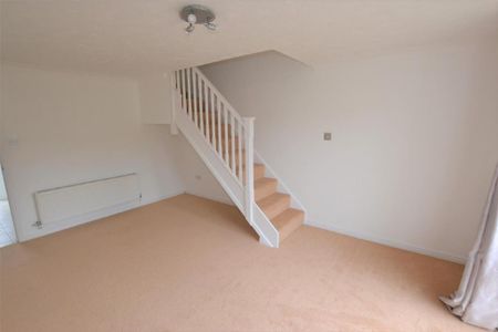 2 bedroom end of terrace house to rent - Photo 3