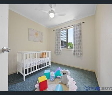 Vacant & Move-In Ready Townhouse in Prime Southport Location - Photo 4