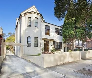 Spacious two-bedroom granny flat in a prime Summer Hill location - Photo 2