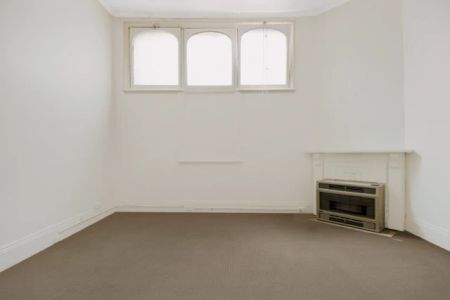 3 Bed, 1 Bath - Photo 3