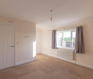 4 bedroom detached house to rent - Photo 6