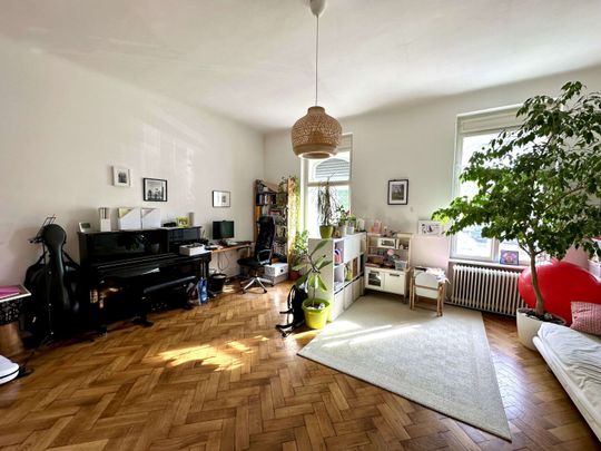 Provisionsfrei – Wunderschöne Altbauwohnung mit zwei Zimmer und einer extra Küche in absoluter Bestlage in St. Leonhard - Photo 1