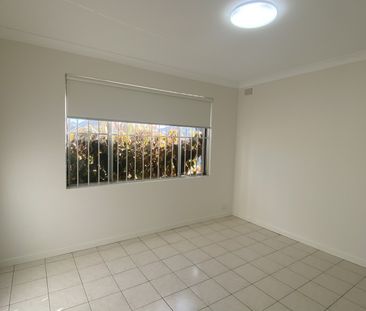 Modern 3 bedroom Unit - Photo 2