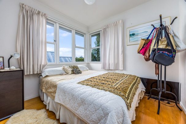 Comfortable Family Living in Sunnynook - Photo 1