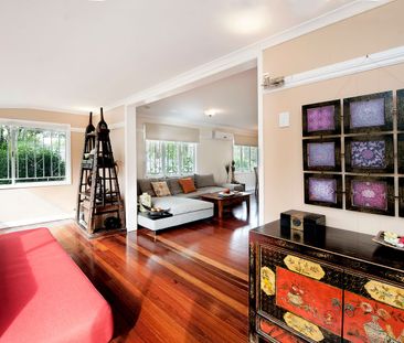 Spacious Family Home in Prime Carina Location. - Photo 1