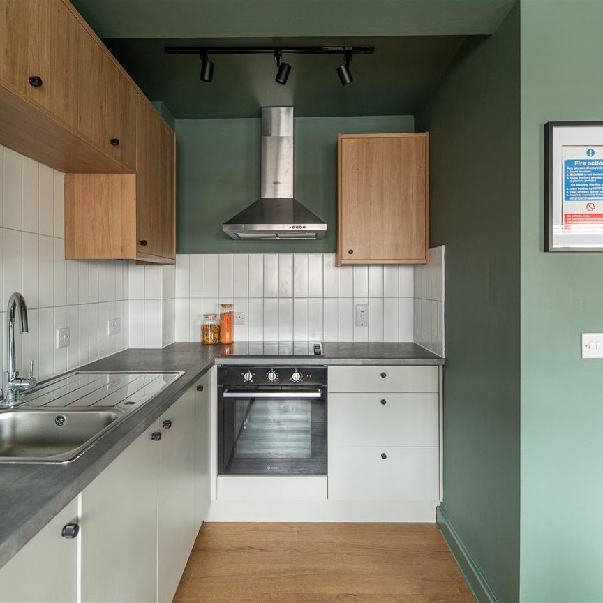 Monday Crescent, City Centre, Newcastle Upon Tyne - Photo 1