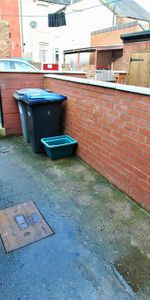 2 bedroom terraced house to rent - Photo 4