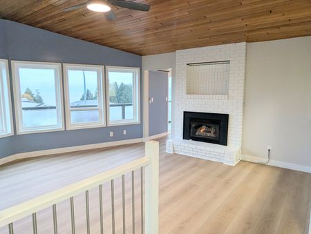 Executive 4-bedroom Home with Full Ocean View - Photo 5