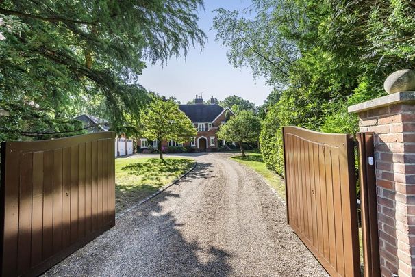 5 bedroom detached house to rent - Photo 1