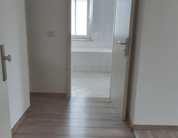 Perfekt für mich, gemütliche Dachgeschosswohnung mit Einbauküche - Photo 1