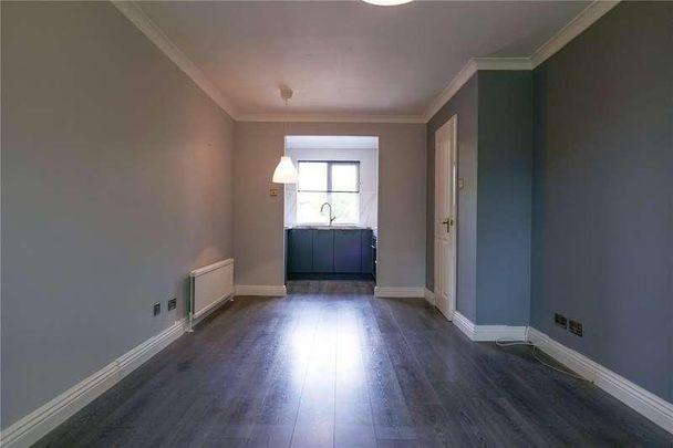 St. Pauls Court, Reading, Berkshire, RG1 - Photo 1