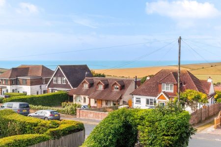 4 bedroom semi-detached house to rent - Photo 2