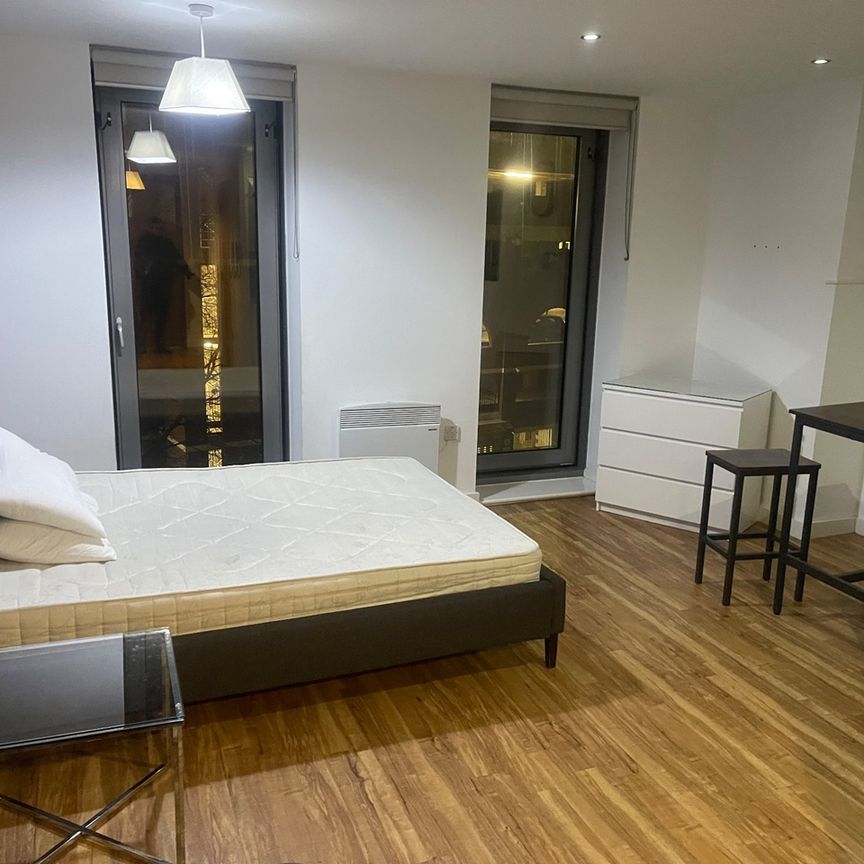 Studio Flat, Salford, M50 - Photo 1