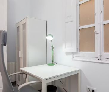 Carrer Martínez Cubells, Valencia, Valencian Community 46002 - Photo 3