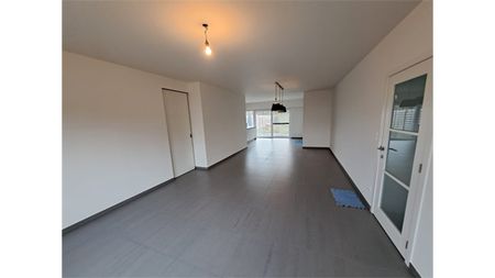 Een mooi afgewerkte woning met terras en tuin - Photo 4