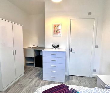 Room 3, 12 Columbus Ravine, Scarborough - Photo 3