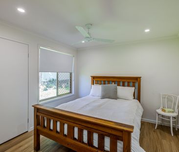 Newly Renovated 2 Bedroom Duplex Located in Studio Village - Photo 5