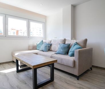 Stunning Renovated 3-Bedroom Apartment in Estepona Pueblo – Steps f... - Photo 5