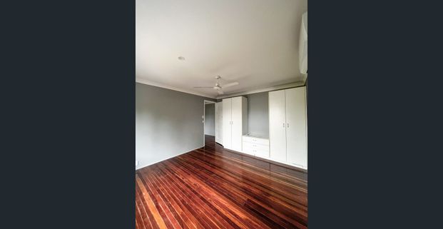 $475 per week (INCLUDES WATER) Duplex in Rocklea - 10kms from CBD. - Photo 1
