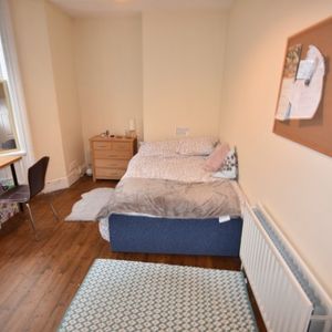 3 Bed - Forsyth Road, Jesmond, Newcastle Upon Tyne, Ne2 3da - Photo 2