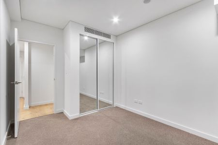 Amazing Unit in Exceptional Location - Photo 5