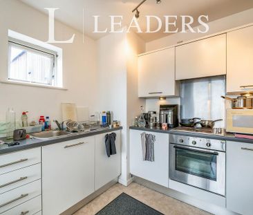 1 bedroom flat to rent - Photo 6