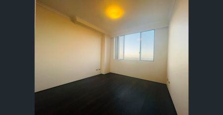 Modern Two Bedroom Apartment - Photo 3