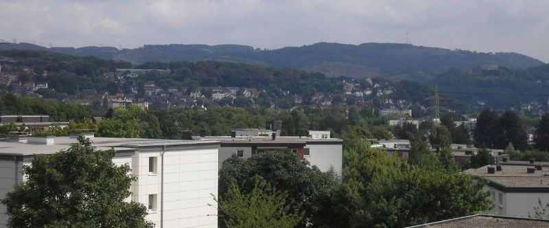 Wohnen mit Aussicht – Hochgelegene Wohnung mit Weitblick in Hohenlimburg - Foto 1