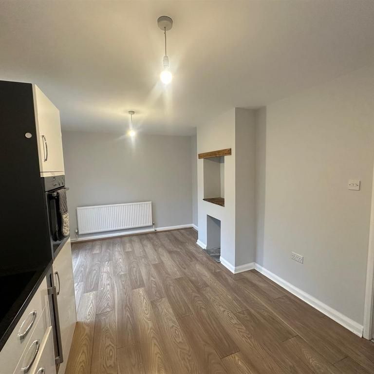 3 bedroom property to rent - Photo 1