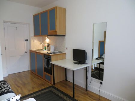 Flat 111 Fulham Palace Road, Fulham W6 9HH - Photo 4