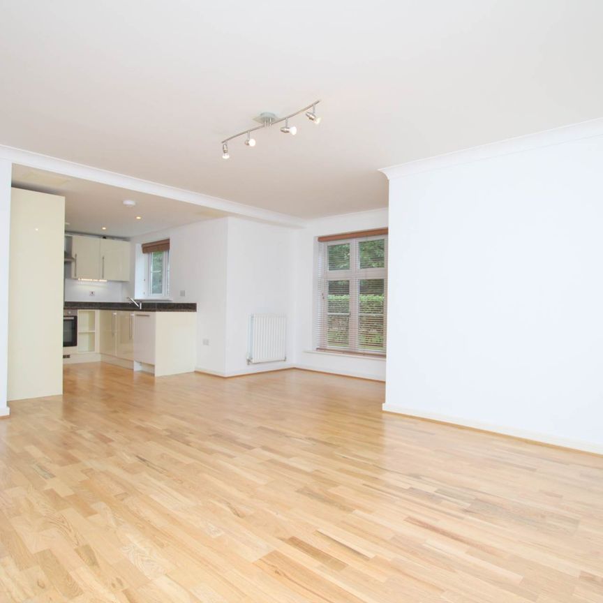 Wharf Way, Kings Langley, WD4 - Photo 1