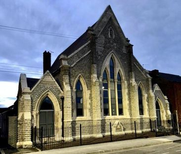 2 bedroom mews to rent - Photo 5