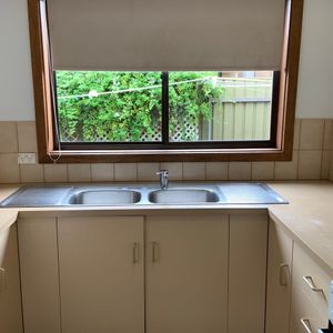 Perfect Blend of Style and Convenience - Photo 2