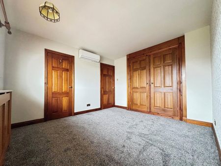 5 bedroom semi-detached house to rent - Photo 2