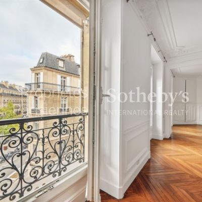 Appartement à louer à Paris 8Ème - Photo 1