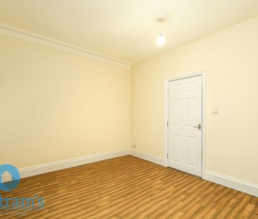 2 bed Flat for Rent - Photo 6