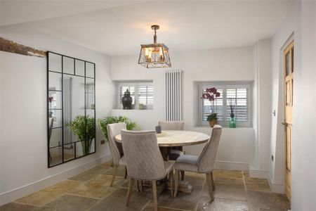 4 bedroom semi-detached house to rent - Photo 2