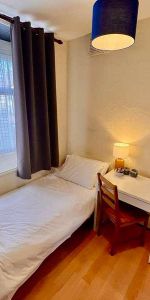 Boston Manor Road, TW8 - Photo 3