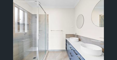 IMPRESSIVE RIVERWALK RESIDENCE WITH QUALITY FEATURES THROUGHOUT - Photo 5