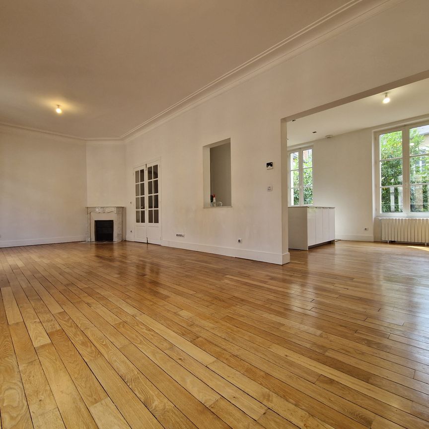 Location Maison 7 pièces 214m² ORLEANS 45000 - Photo 1