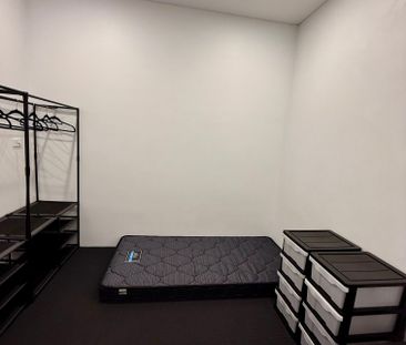 Chippendale - Photo 3